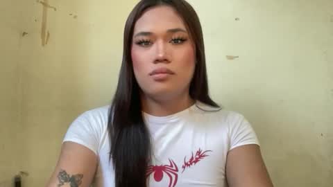 AMARA - FOLLOW ME AND THUMBS UP online show from April 2, 9:56 pm