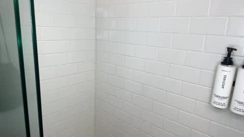 Snapshot of badboyson65 chatting on January 18, 12:58 am HotWifeFun32 online show from January 18, 12:58 am