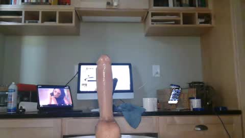 Snapshot of baddaddy1304 chatting on June 10, 10:41 pm baddaddy1304 online show from June 10, 10:41 pm
