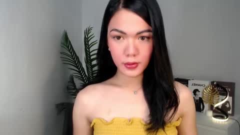 Snapshot of baddie_bunnyx chatting on January 25, 10:18 pm Hello  im your lovely Cheska online show from January 25, 10:18 pm
