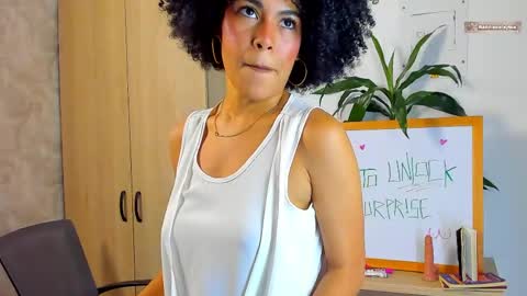 Snapshot of baddie_delaylaa chatting on April 23, 8:00 pm BADDIE DELAYLA online show from April 23, 8:00 pm