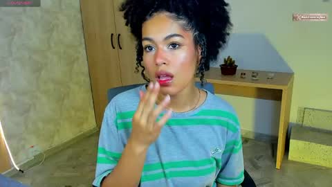 Snapshot of baddie_delaylaa chatting on May 2, 5:40 pm BADDIE DELAYLA online show from May 2, 5:40 pm