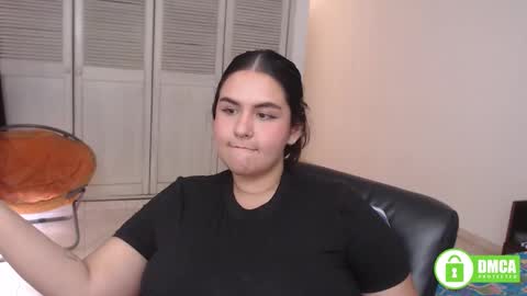 want custom text me through my snap 3  online show from January 13, 4:23 pm