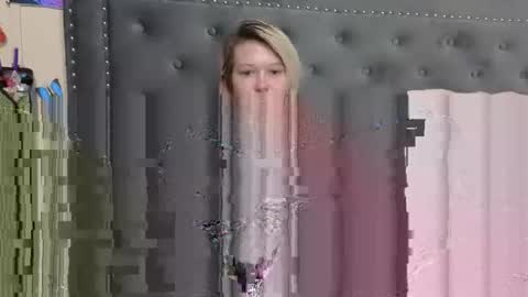 badgirl25alldatime online show from March 21, 6:18 am