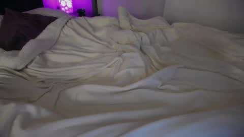 Snapshot of badgrljade chatting on May 5, 4:20 am Jade online show from May 5, 4:20 am