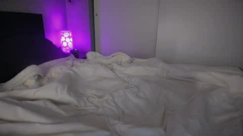 Snapshot of badgrljade chatting on May 8, 3:45 am Jade online show from May 8, 3:45 am