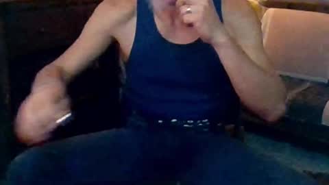 Snapshot of badhombremx chatting on February 24, 4:27 am Mexican livin Off the Wall online show from February 24, 4:27 am