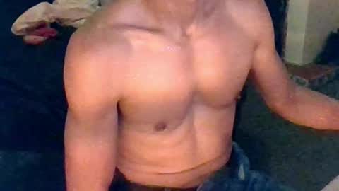 Snapshot of badhombremx chatting on March 10, 2:28 am Mexican livin Off the Wall online show from March 10, 2:28 am