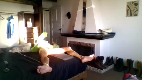 Snapshot of badhombremx chatting on March 11, 12:11 am Mexican livin Off the Wall online show from March 11, 12:11 am