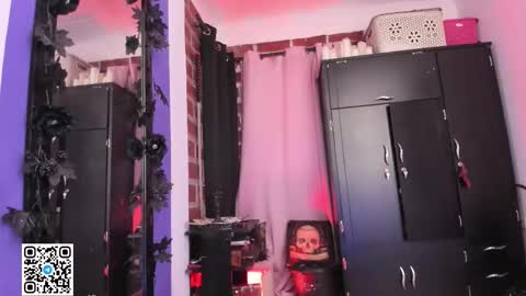        Please help me to reach 100 thumbs up online show from February 5, 7:07 pm