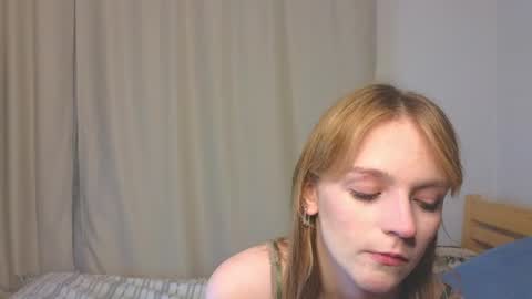 Snapshot of baeyoda chatting on April 26, 4:04 pm Kate online show from April 26, 4:04 pm