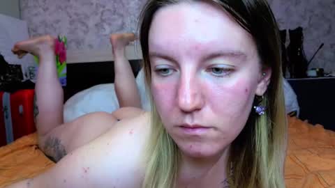 Snapshot of baiambel_mi chatting on May 23, 3:38 pm holly online show from May 23, 3:38 pm