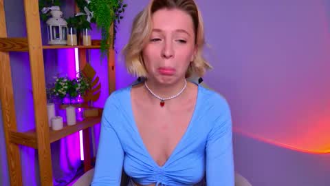 Elly online show from February 18, 4:41 am