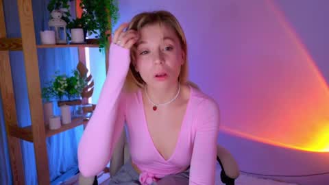 Elly online show from April 10, 4:17 am