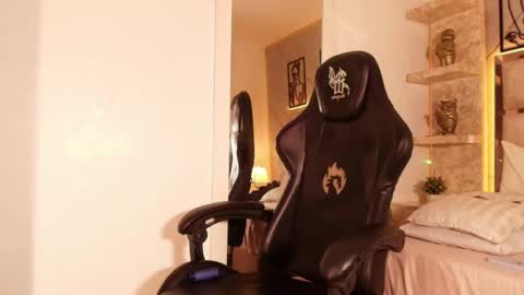 ballesteros_ online show from April 20, 9:23 am