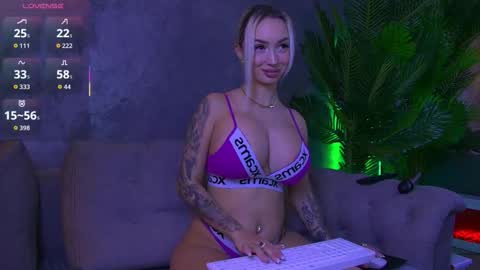 Snapshot of bambikayy chatting on November 11, 8:03 am Bambi online show from November 11, 8:03 am