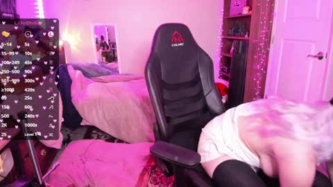 Snapshot of bambisheep_ chatting on January 16, 4:07 am Bambi online show from January 16, 4:07 am