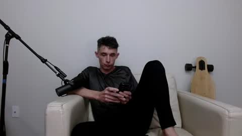 Snapshot of bananacurvesleft chatting on June 24, 3:38 am bananacurvesleft online show from June 24, 3:38 am