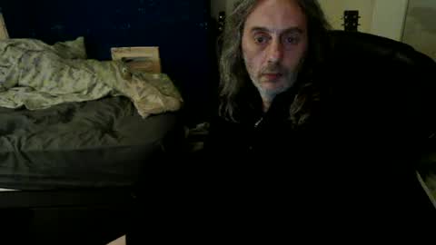 Snapshot of bangintoleather chatting on June 21, 2:03 am bangintoleather online show from June 21, 2:03 am