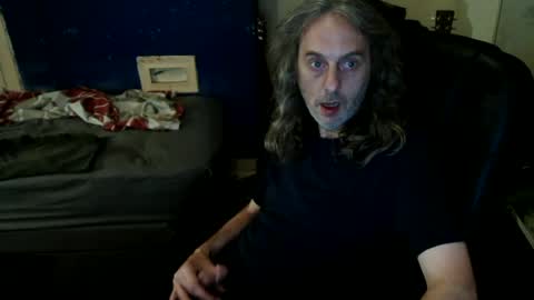 Snapshot of bangintoleather chatting on July 1, 2:02 am bangintoleather online show from July 1, 2:02 am