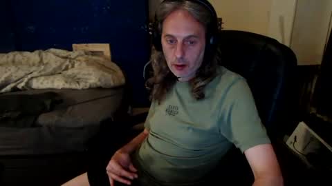 Snapshot of bangintoleather chatting on July 23, 1:58 am bangintoleather online show from July 23, 1:58 am