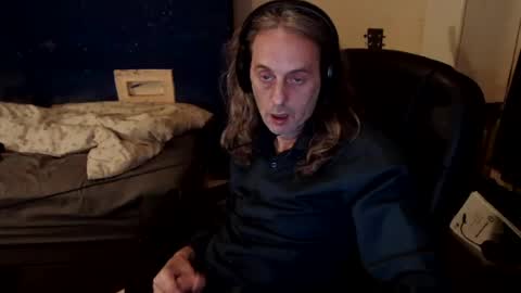 Snapshot of bangintoleather chatting on August 1, 2:22 am bangintoleather online show from August 1, 2:22 am