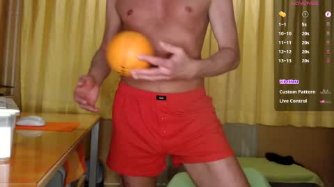 Snapshot of banschie chatting on May 4, 6:15 pm online show from May 4, 6:15 pm