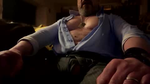 Snapshot of barba71 chatting on March 21, 1:10 am Military man 69 online show from March 21, 1:10 am