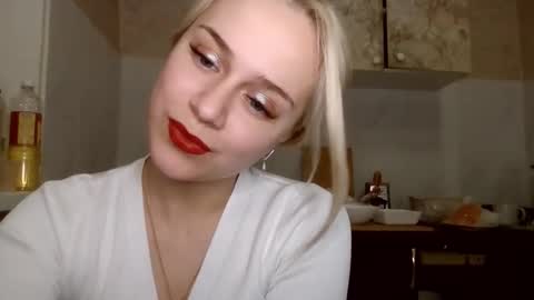 barbie___girl online show from February 5, 7:29 pm