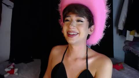          I work from home this is my room 3 online show from December 6, 11:11 am