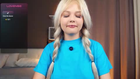 Snapshot of barbie_do11 chatting on February 3, 3:17 pm barbie_do11 online show from February 3, 3:17 pm