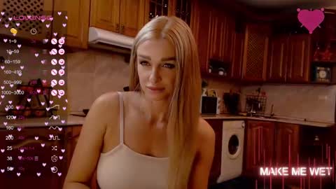 Snapshot of barbie_kiss1 chatting on December 16, 4:34 am barbie online show from December 16, 4:34 am