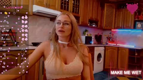 Snapshot of barbie_kiss1 chatting on December 20, 5:57 am barbie online show from December 20, 5:57 am