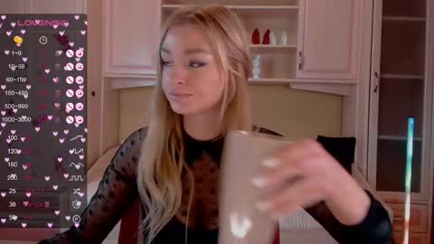 Snapshot of barbie_kiss1 chatting on February 5, 1:04 am barbie online show from February 5, 1:04 am