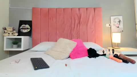 Snapshot of barbie_lorens chatting on August 4, 12:52 pm Barbie lorens online show from August 4, 12:52 pm