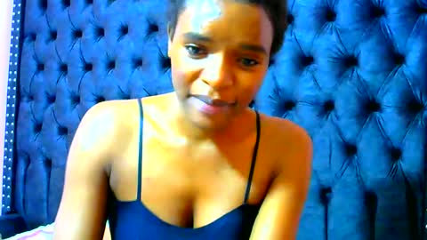 Snapshot of barbie_queen17 chatting on February 8, 12:14 am VEE online show from February 8, 12:14 am