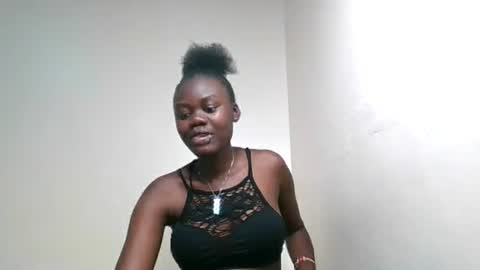 Snapshot of barbie_queen2 chatting on June 19, 9:46 am queen online show from June 19, 9:46 am