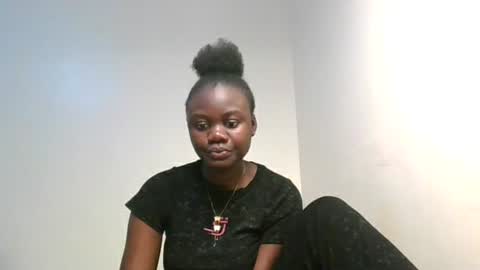 Snapshot of barbie_queen2 chatting on June 20, 9:56 am queen online show from June 20, 9:56 am