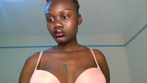 Snapshot of barbie_queen2 chatting on June 22, 6:05 pm queen online show from June 22, 6:05 pm