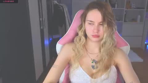 Snapshot of barbieee_doll chatting on June 16, 4:42 pm Eva online show from June 16, 4:42 pm