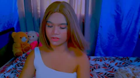 Snapshot of barbieee_hot chatting on May 27, 1:35 am Barbie online show from May 27, 1:35 am