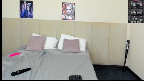 Snapshot of barbiemuscle1 chatting on December 9, 3:50 am Barbie online show from December 9, 3:50 am