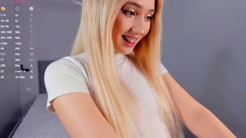 Snapshot of barbimia chatting on April 12, 3:28 pm Mia online show from April 12, 3:28 pm