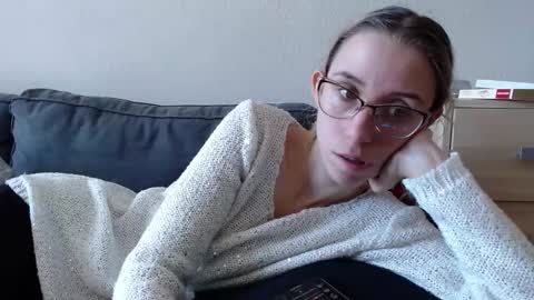 Snapshot of barelylegalblondy chatting on February 26, 9:52 am Lena online show from February 26, 9:52 am