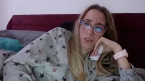 Snapshot of barelylegalblondy chatting on March 3, 11:05 am Lena online show from March 3, 11:05 am