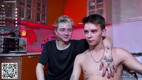 Fansly  Barney  and Kevin T  online show from December 3, 6:17 pm