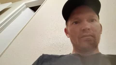 Snapshot of barniemay1 chatting on April 21, 1:17 pm barniemay1 online show from April 21, 1:17 pm