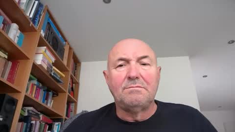 Snapshot of bartvel chatting on April 3, 12:36 pm bartvel online show from April 3, 12:36 pm