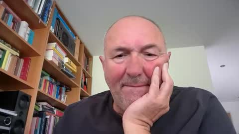Snapshot of bartvel chatting on April 20, 10:29 am bartvel online show from April 20, 10:29 am