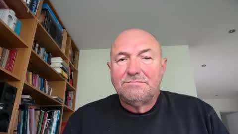 Snapshot of bartvel chatting on May 4, 9:38 am bartvel online show from May 4, 9:38 am